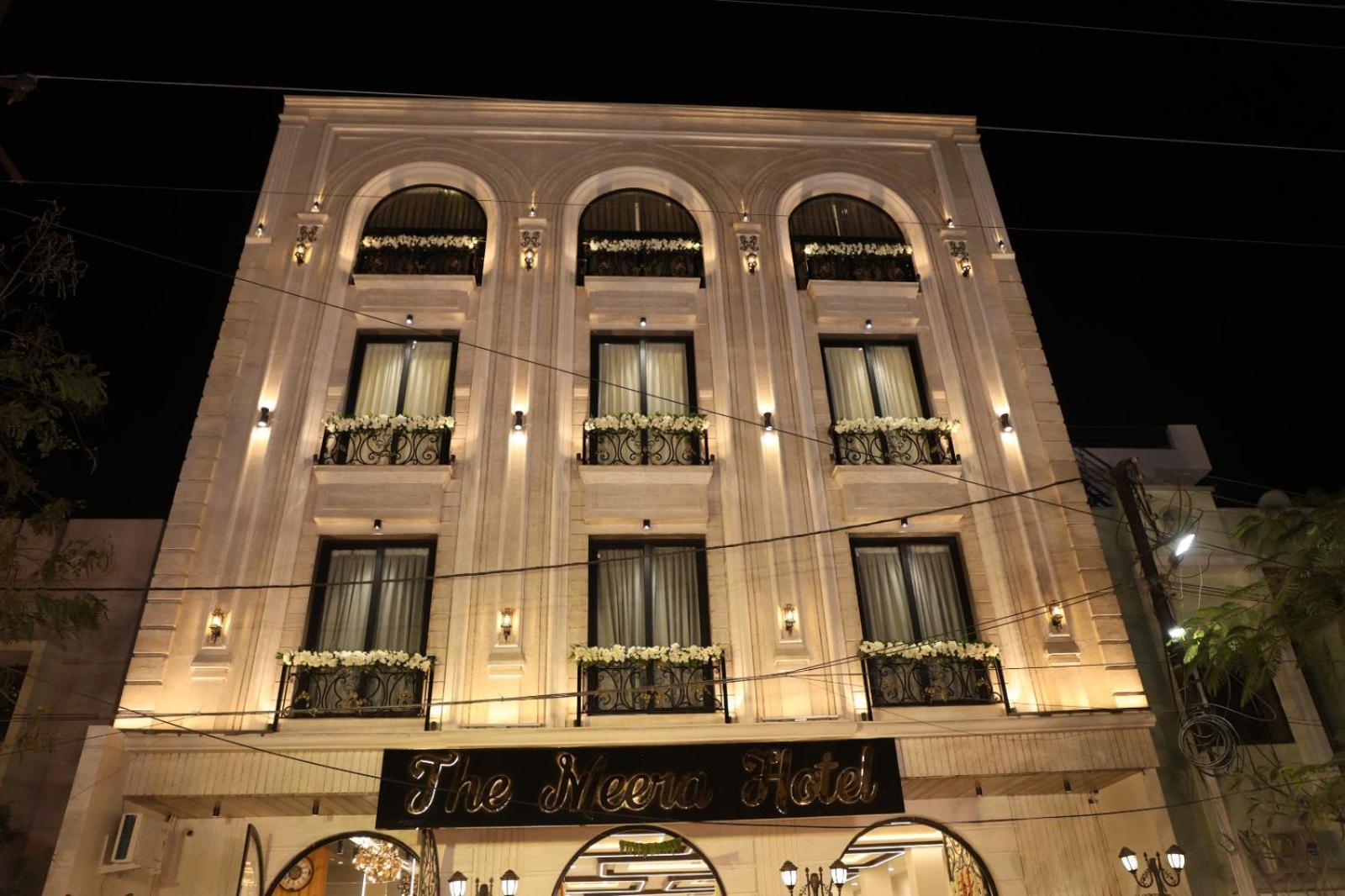 The Meera Hotel Ujjain Bagian luar foto