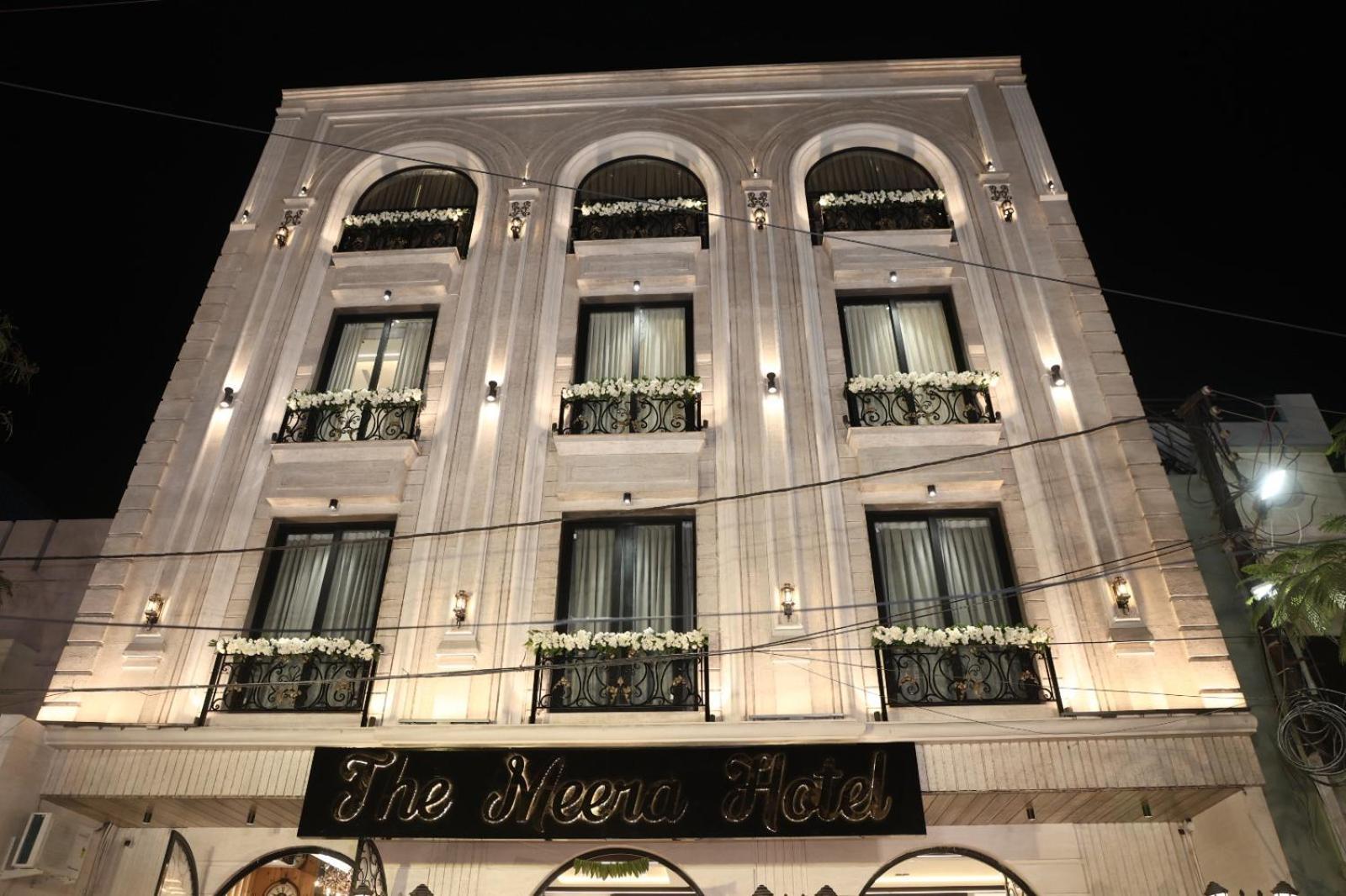 The Meera Hotel Ujjain Bagian luar foto
